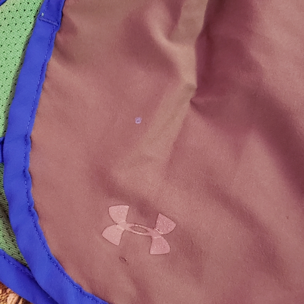 Shorts - Picture 2 of 3
